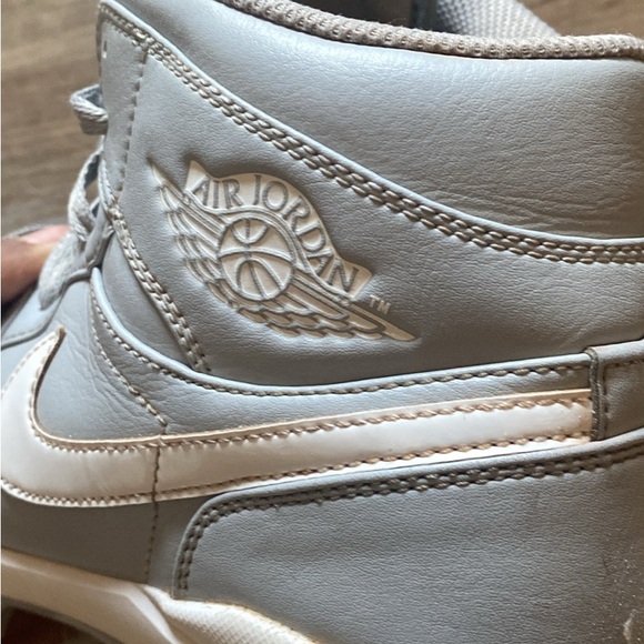 These are Jordan 1 baseball cleats size 9 used pretty good 100 or 90 - Picture 4 of 4